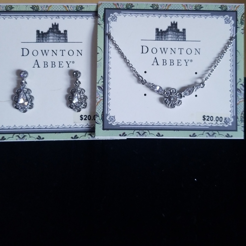 DOWNTOWN ABBEY NECKLACE AND EARRINGS